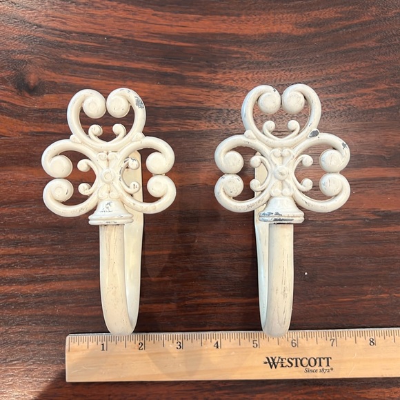 Metal Curtain ‘tie-backs’ or decorative hooks - Picture 3 of 12